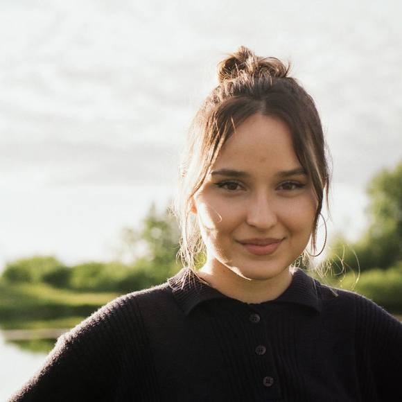 Meet your Posher, Sarah - Picture 1 of 1